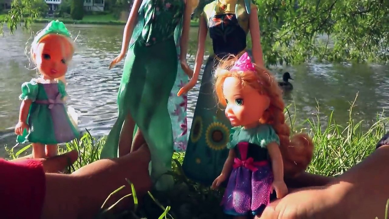 Ursula causes trouble to Elsa and Anna toddlers ! Will she succeed?