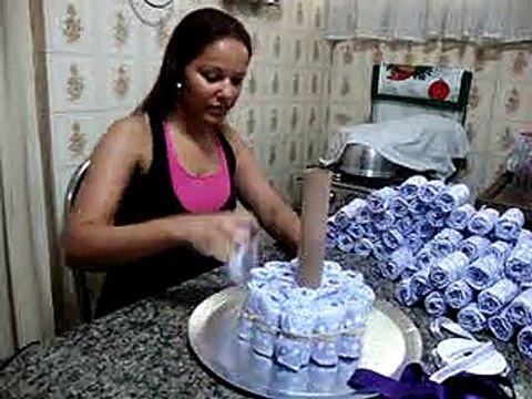 Como fazer um Bolo de fraldas !!!
