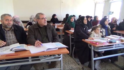 Suriyeliler Türkçe Öğreniyor