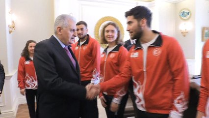 Başbakan Yıldırım, milli sporcuları kabul etti