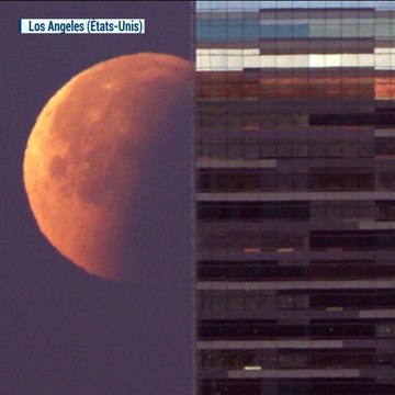 Les plus belles images de la Super Lune bleue de sang à travers le monde
