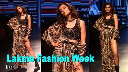 Taapsee turns up the heat at Lakme Fashion Week'18