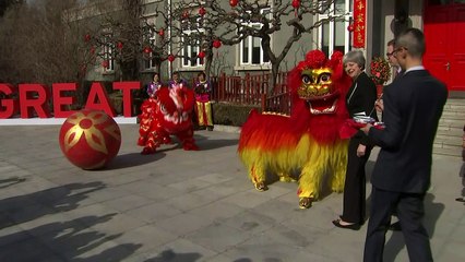 Prime Minister dots the Chinese dragon