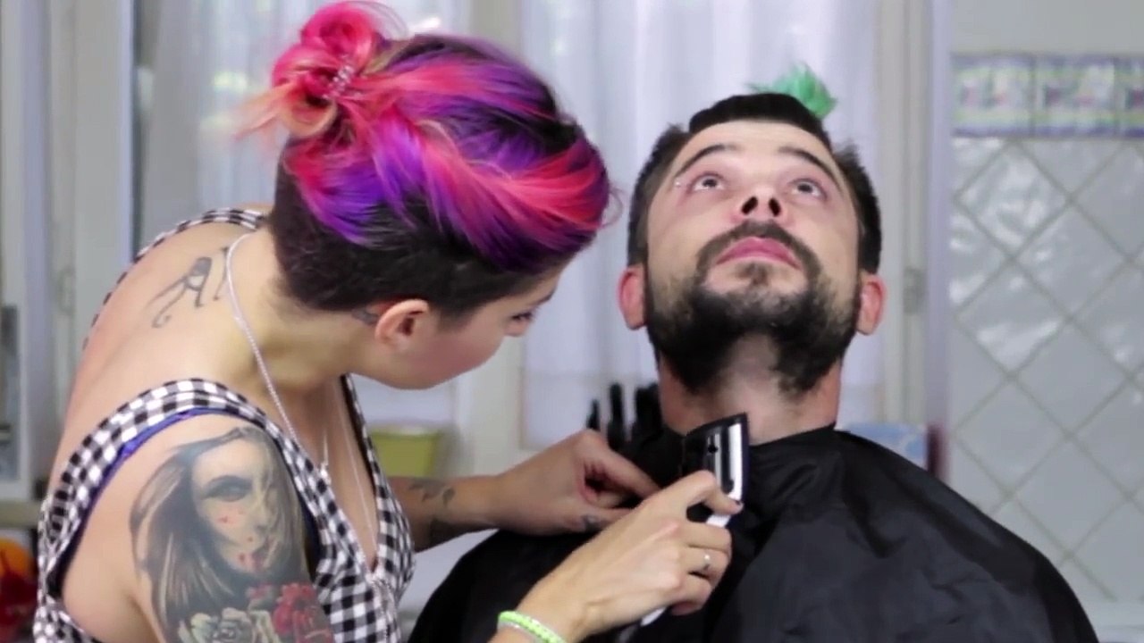 LA MIA RAGAZZA MI TAGLIA LA BARBA - Scherzi di Coppia