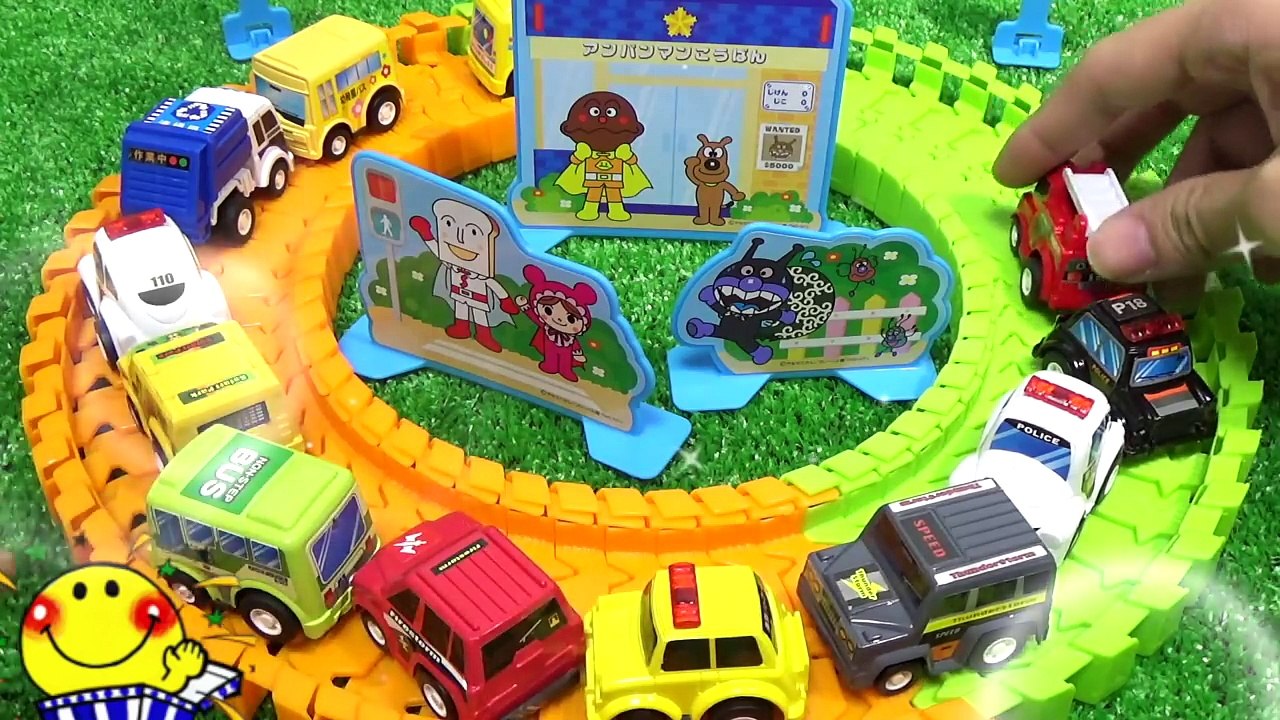 アンパンマン はたらくくるまのおもちゃ★パトカー 郵便車 ゴミ収集車 救急車 のりものアニメ！人気動画の連続再生 子供向けキッズ動画