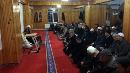 Camilerde sabah namazı buluşmaları yapıyorlar