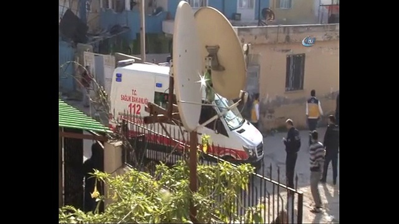 Reyhanlı'ya 2 roket düştü: 17 yaşındaki genç kız hayatını kaybetti