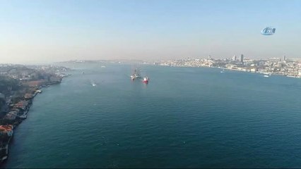 Dev Petrol Platformu İstanbul Boğazı'ndan Geçişi Havadan Görüntülendi