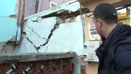 Mahalledeki Korkunç Çatlaklar Gün Ağırınca Ortaya Çıktı