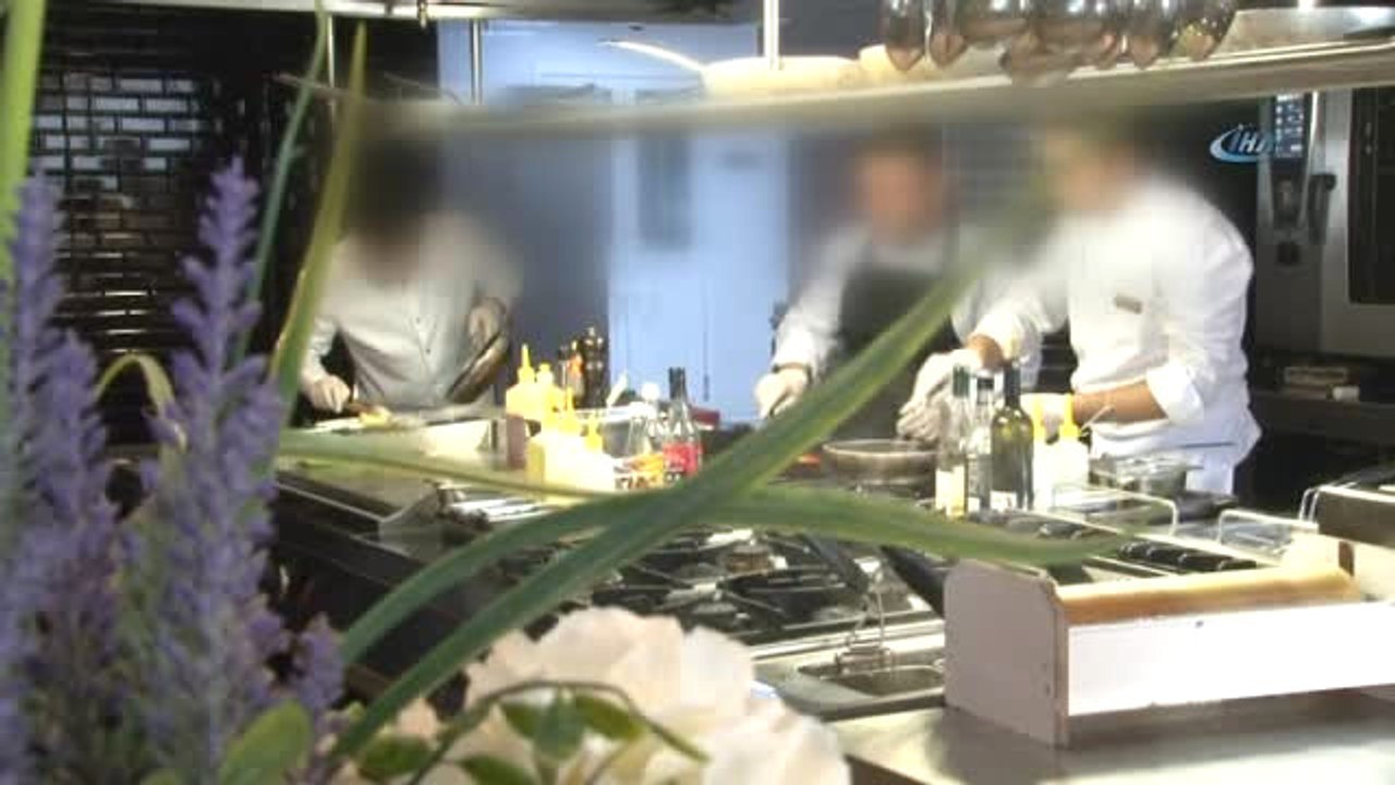 Mesai Arkadaşlarına 'Yalaka' Dedi Kapı Önüne Konuldu