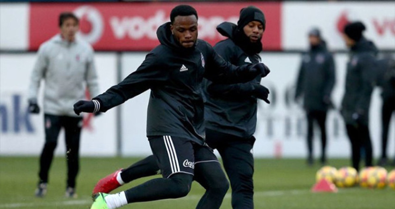 Beşiktaş, Cyle Larin İle 4.5 Yıllık Sözleşme İmzalandığını Borsaya Bildirdi