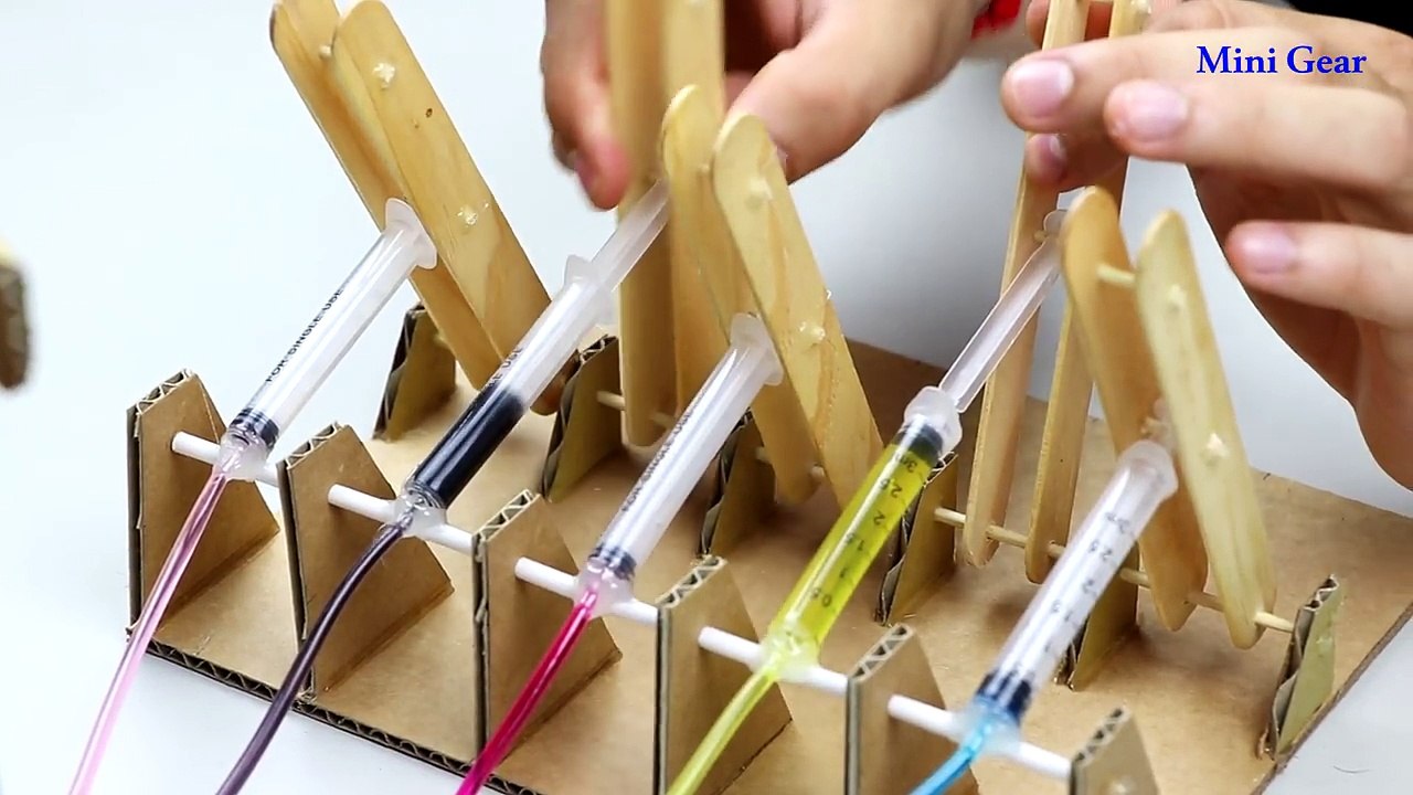 Amazing Syringe Robot Hand DIY