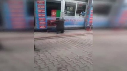 Malatyalı Gencin Bayrak Hassasiyeti Duygulandırdı