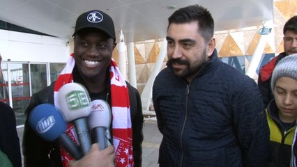 Sivasspor'un yeni transferi Saivet Sivas'a geldi