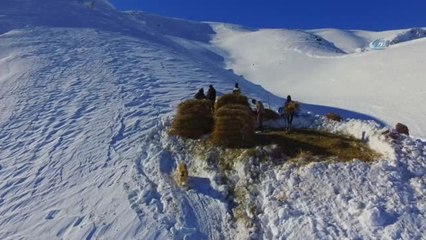 Çiftçilerin Tehlikeli Kış Yolculuğu Havadan Görüntülendi