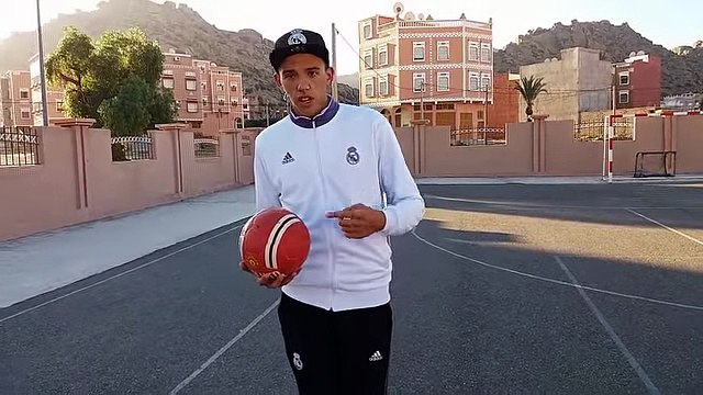 (تعلم تنطيط الكرة + لف القدم حول الكرة او (للمبتدئين