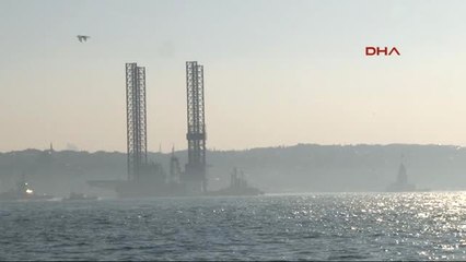 Dev Petrol Platformu İstanbul Boğazı'ndan Geçiyor