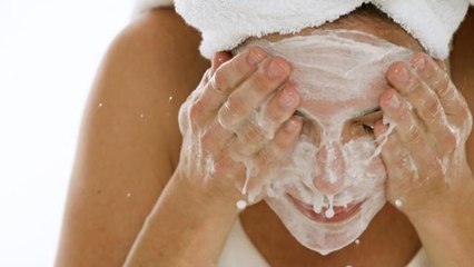 لمن يحلمون ببشرة نقية اليكم هذا الماسك