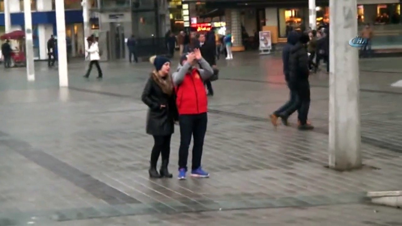 Taksim’de Sığırcık Kuşlarının Dansı Böyle Görüntülendi