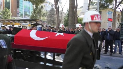 Kore Gazisi Tümgenarel askeri törenle uğurlandı