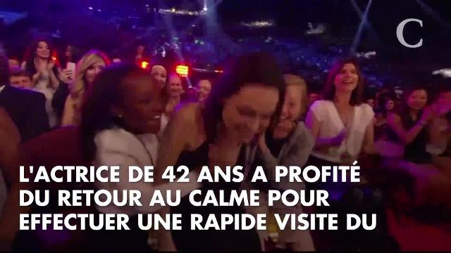 PHOTOS. Angelina Jolie à Paris : les images incroyables de la cohue pour prendre un selfie avec la star
