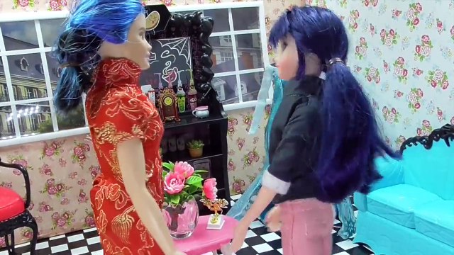 Adrien le da una serenata a Marinette | Prodigiosa las aventuras de ladybug