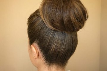 Easy Hair Bun Tutorial for the Holidays