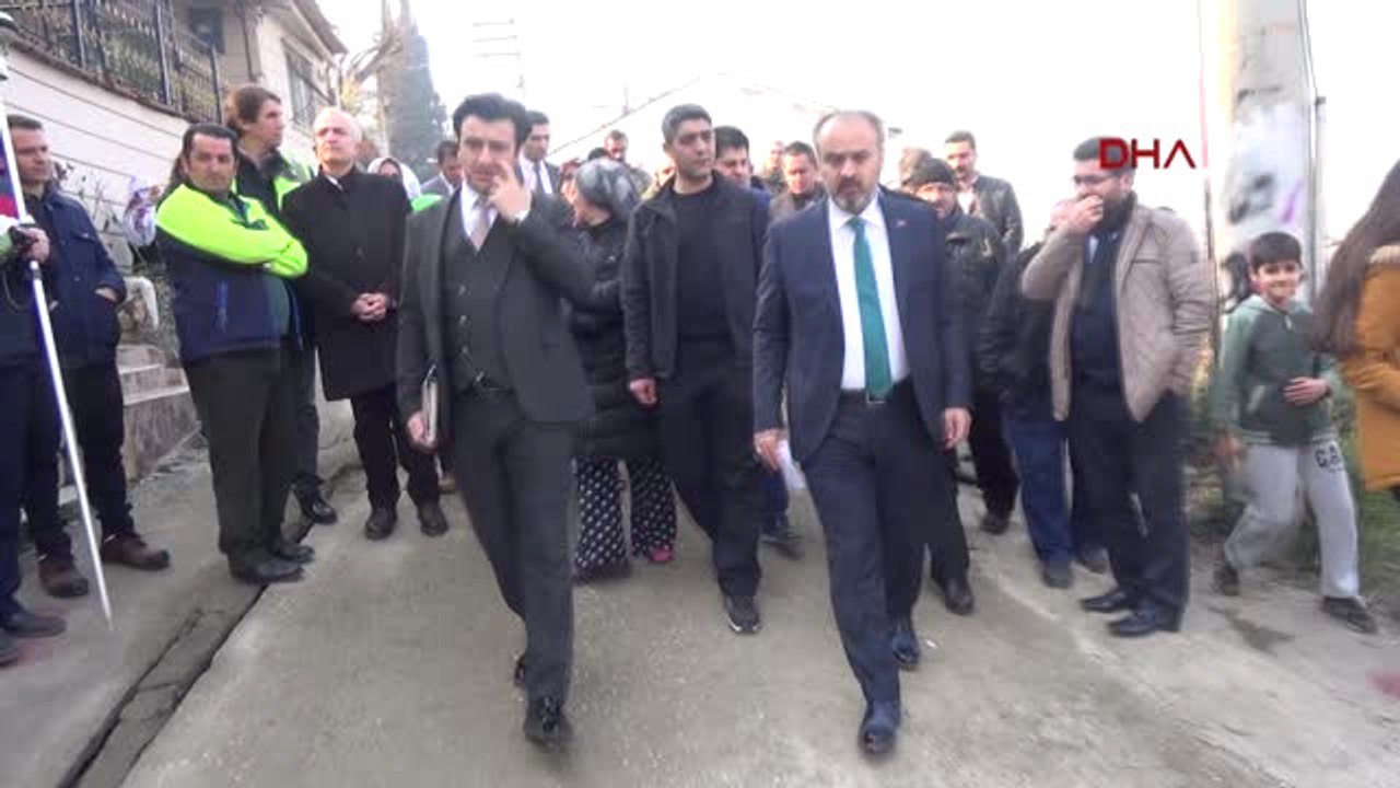 Bursa'da Toprak Kayması Sonucu Duvarları Çatlayan 60 Ev Boşaltıldı