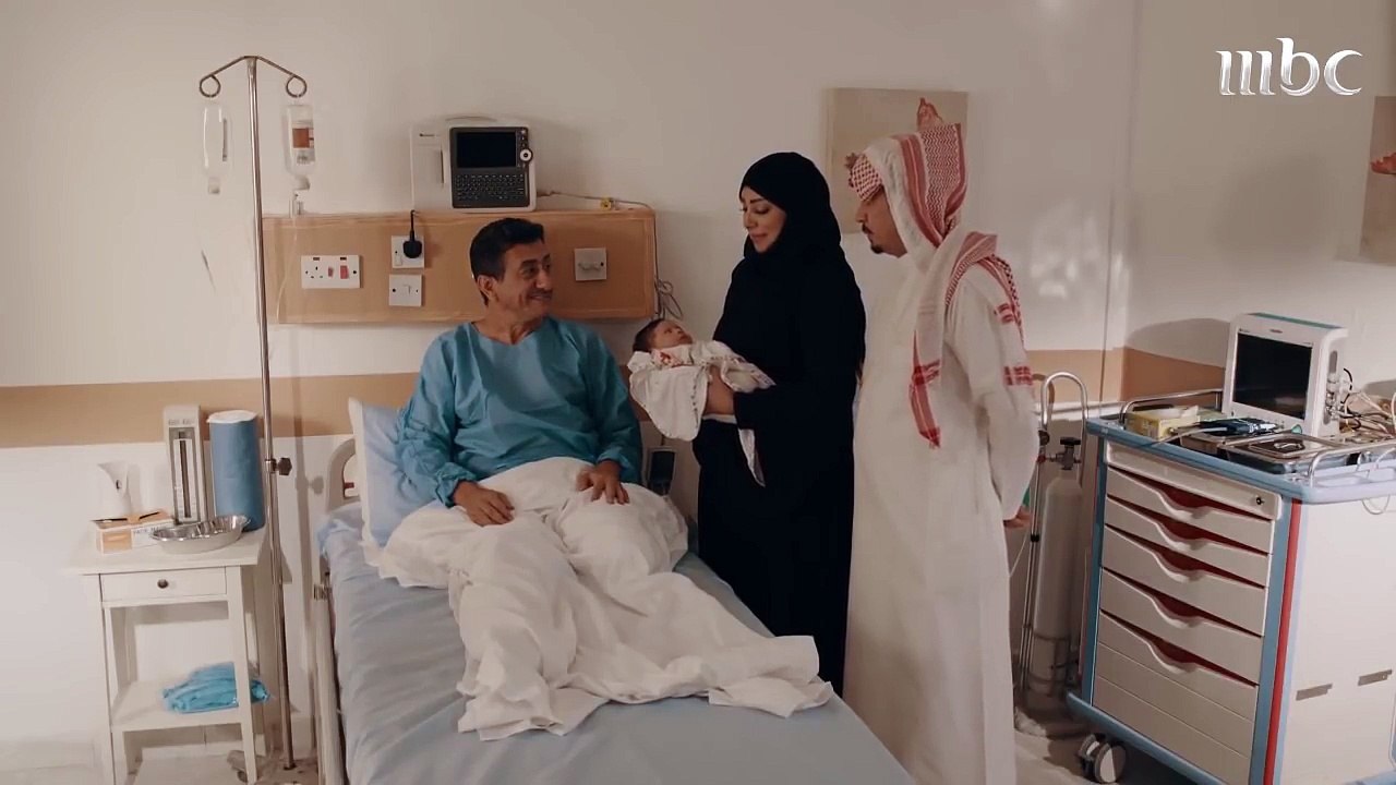 #سيلفي  ناصر القصبي يطلق اسم الوطن على مولودته بعد فقدانه لساقه في سبيل الوطن