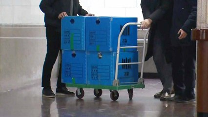 [YTN 실시간뉴스] 영포빌딩 지하서 'MB 자료' 무더기 발견 / YTN