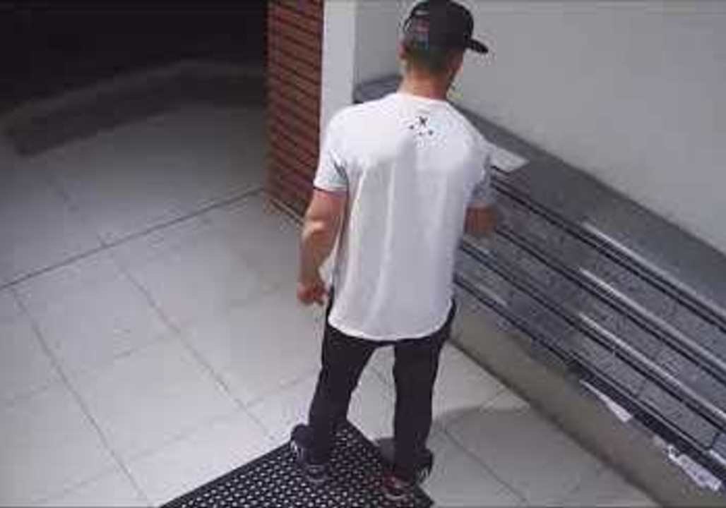 Man Rifles Through Mailboxes in Doncaster