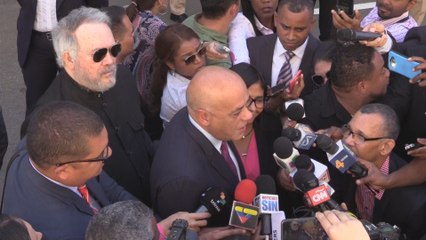 Gobierno y oposición acuerdan ir a consultas a Caracas en busca de un acuerdo