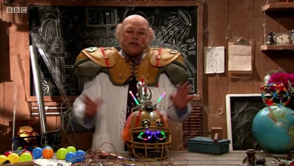 Gigglebiz Professor Muddles invents a no dizzy helmet which doesn't quite work as planned