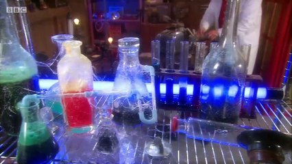 Gigglebiz Professor Muddles has an encounter with another scientist who looks strangely familiar