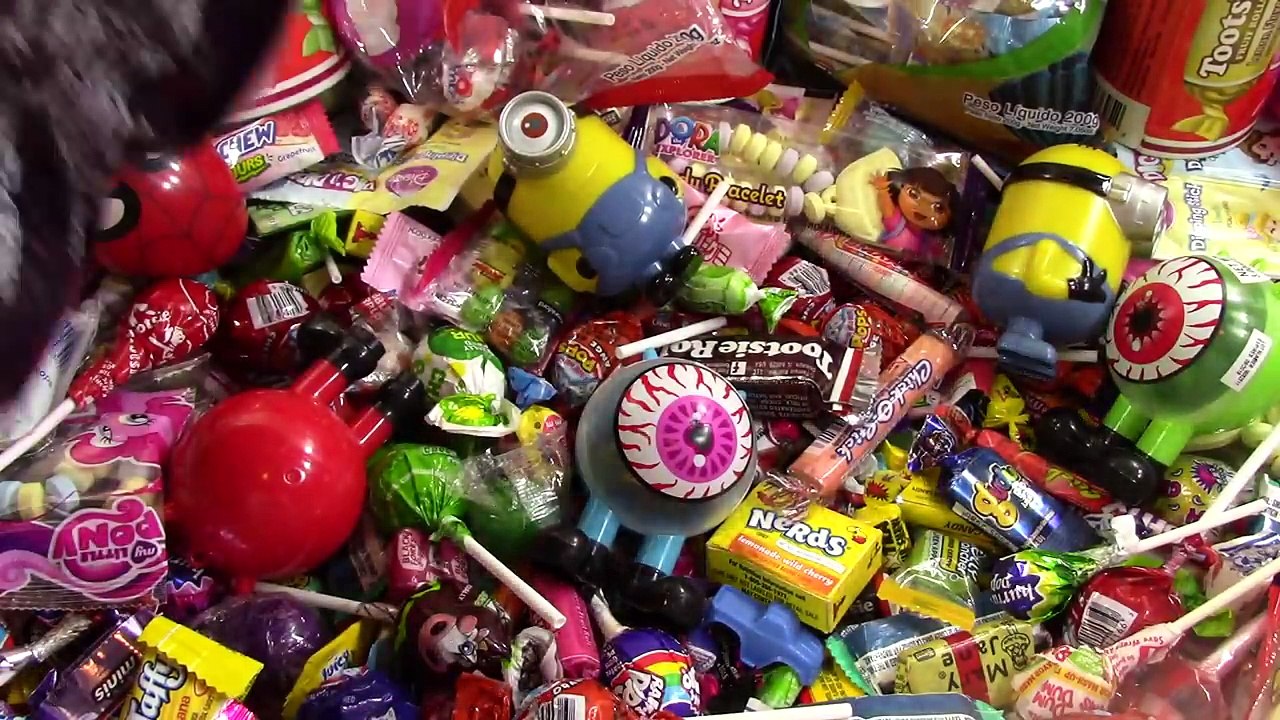 SCARY NURSERY RHYMES FOR KIDS ITS CANDY LAND NIGHT LEARN COLORS WITH A LOT OF CANDY