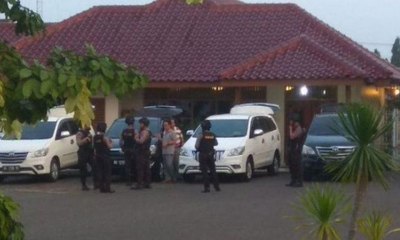 Penyidik Sita Berkas dari Rumah Dinas Gubernur Zumi Zola