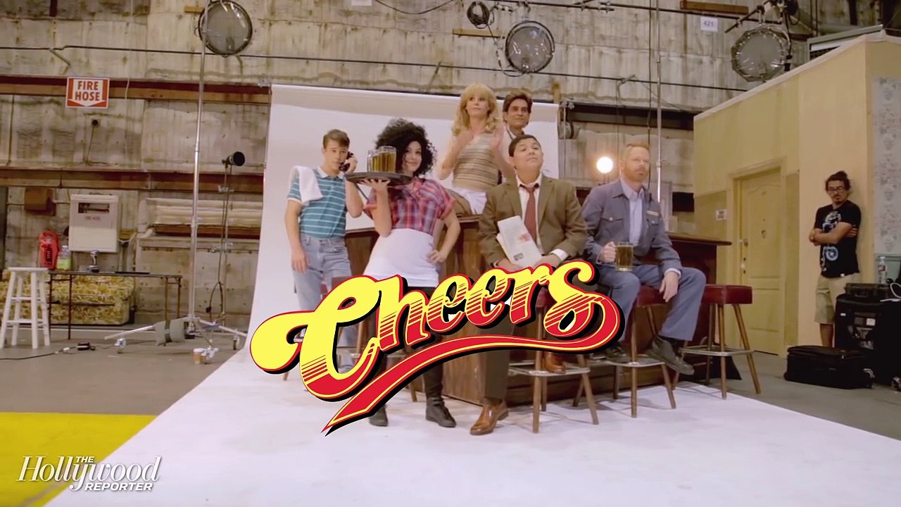 Julie Bowen Stars as ‘Mary Tyler Moore’ - ‘Modern Family’ Recreates Hollywood's Favorite TV Shows