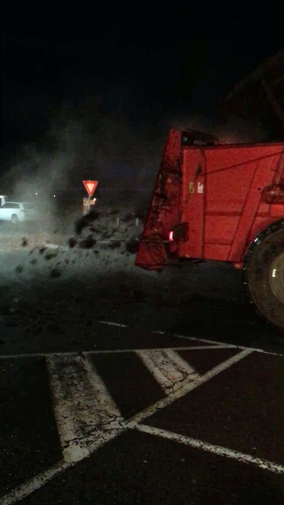 Du fumier sur les parkings des supermarchés