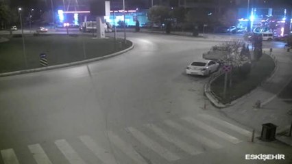 Eskişehir'deki Trafik Kazaları Mobese Kameralarına Yansıdı