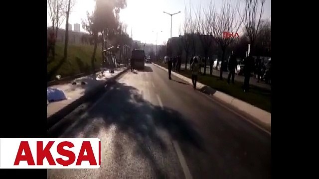 üsküdar�da otobüs kaza yaptı: Ölü ve yaralılar var