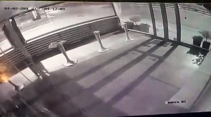 Η στιγμή της έκρηξης στο κατάστημα επίπλων στο Μαρούσι