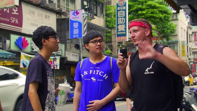 Sonny VS Andrew Zimmern - Stinky Tofu in Taiwan