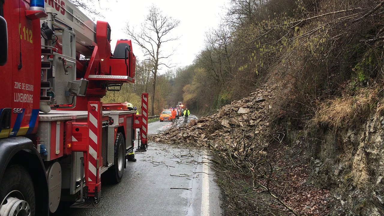 Deulin: éboulement d'un morceau de falaise