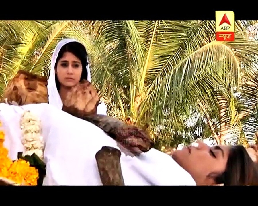 Naamkarann_Avni performs last rites of her mother Neela