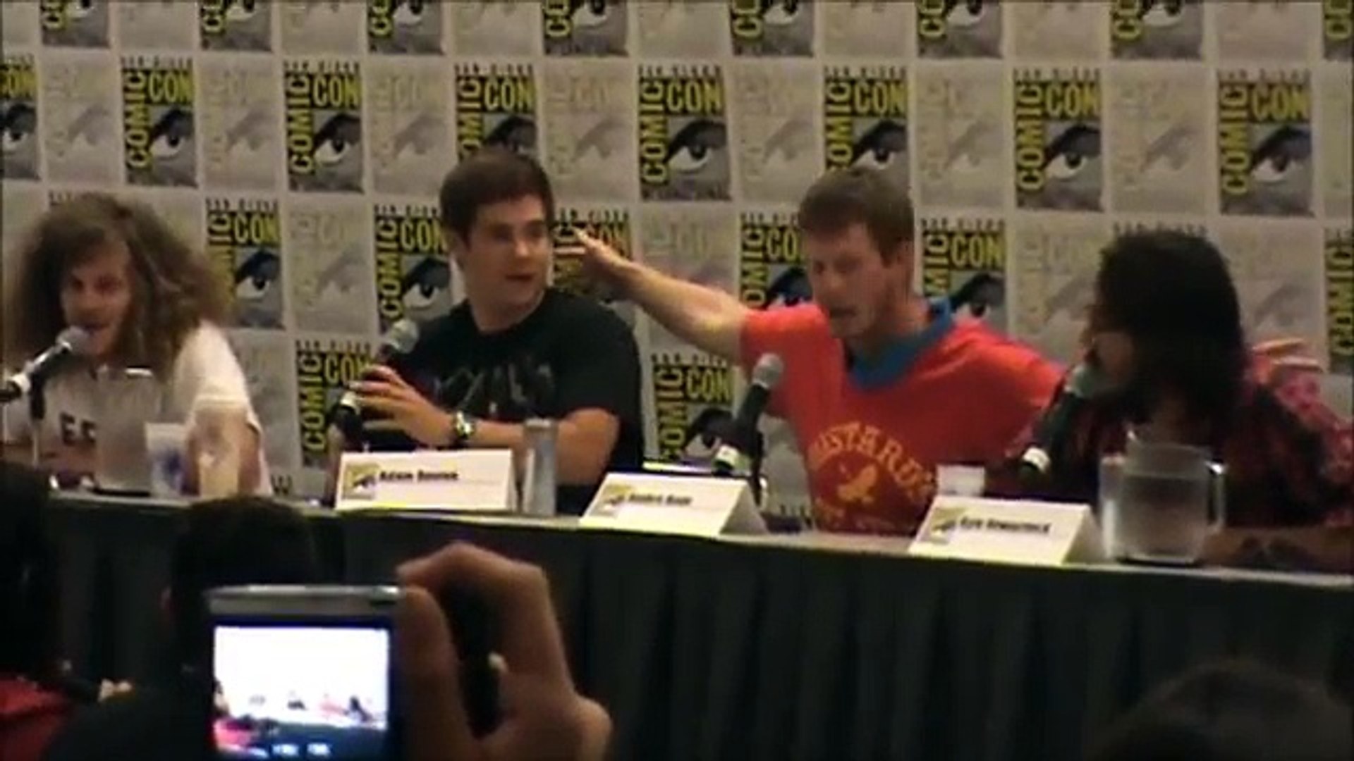 ⁣WORKAHOLICS panel PART 1/3 at Comic Con