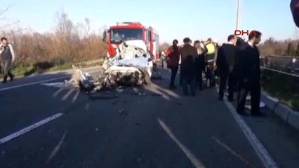 Samsun Cip Refüjü Aşıp Otomobile Çarptı 2 Ölü