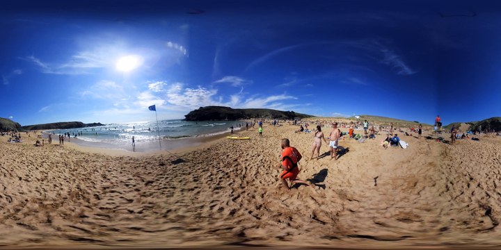 VIDÉO 360 | Jetez-vous à l'eau avec les Nageurs Sauveteurs !