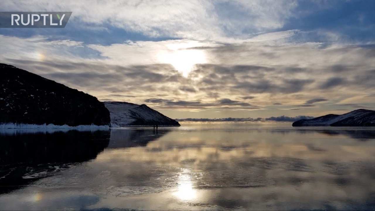 This is How the Bottom of Magnificent Lake Baikal Looks Through 10 Foot Ice