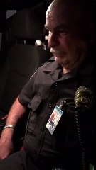 Dernière patrouille pour ce policier ému après 28 ans de service !