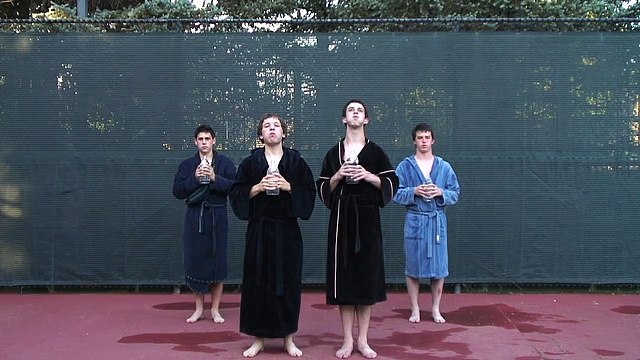 Ivres ils se transforment en fontaines vivantes !